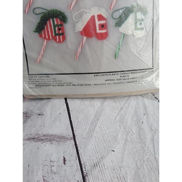 Vintage Needlecraft Plastic Canvas Craft Kit Christmas Ornament Hobby Horses New - Picture 3 of 4